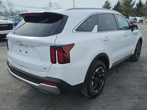 2024 Kia Sorento S
