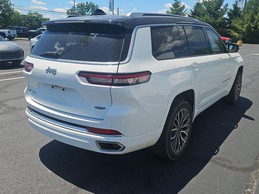 Bright White Clearcoat 2022 Jeep Grand Cherokee L Summit Reserve