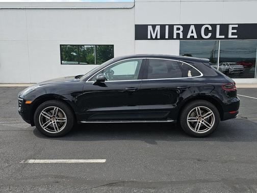 Black 2018 Porsche Macan Macan