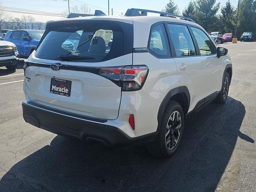 2025 Subaru Forester Base