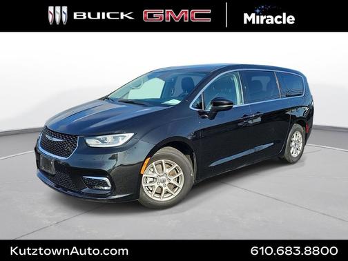 2023 Chrysler Pacifica Touring L
