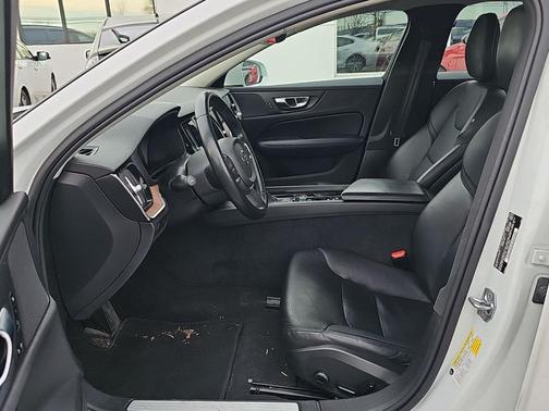 2021 Volvo S60 T5 Momentum