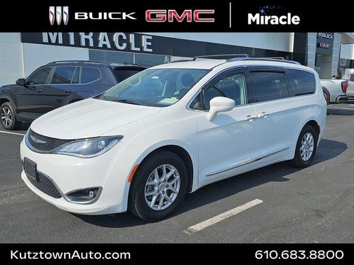 Bright White Clearcoat 2020 Chrysler Pacifica Touring L