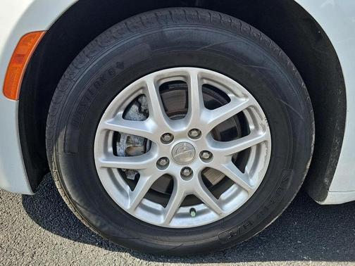 Bright White Clearcoat 2020 Chrysler Pacifica Touring L