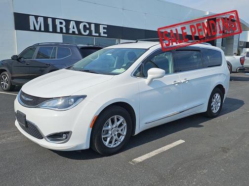 Bright White Clearcoat 2020 Chrysler Pacifica Touring L