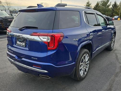 2023 GMC Acadia Denali