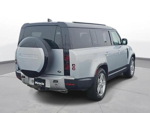 2023 Land Rover Defender 130 SE