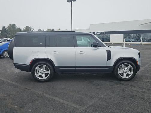 2023 Land Rover Defender 130 SE