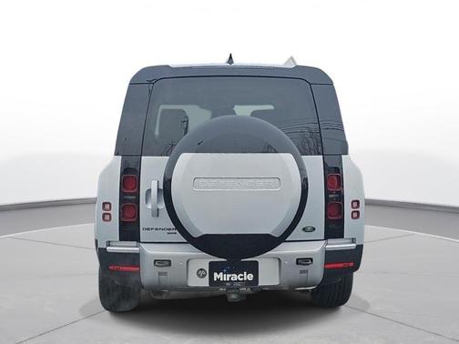 2023 Land Rover Defender 130 SE