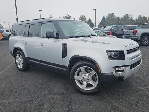 2023 Land Rover Defender 130 SE