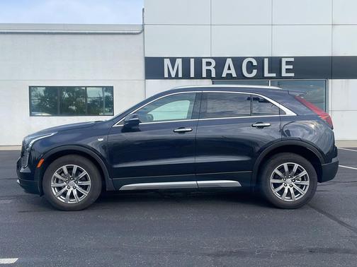 2023 Cadillac XT4 Premium Luxury