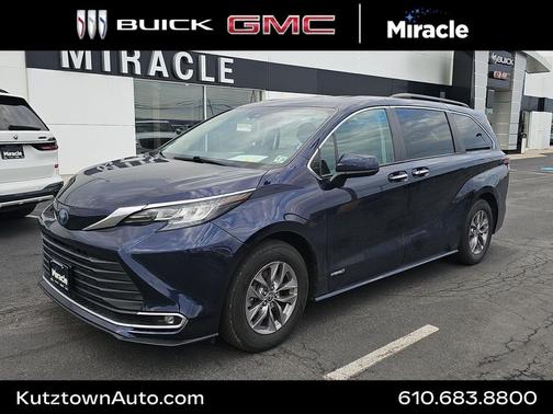 2021 Toyota Sienna XLE 8 Passenger