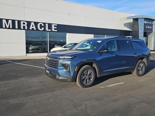 2025 Chevrolet Traverse LT