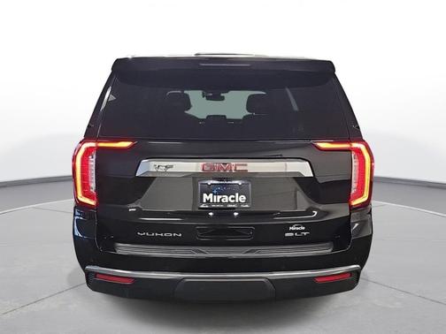 2022 GMC Yukon SLT