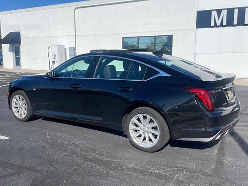 2022 Cadillac CT5 Luxury