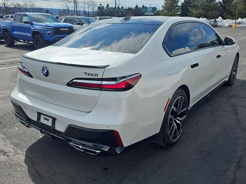 2024 BMW 760 xDrive