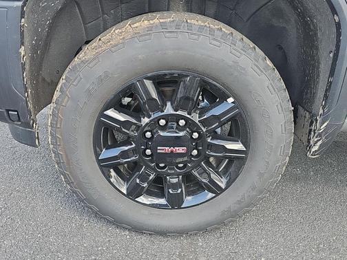 Sterling Metallic 2025 GMC Sierra 2500 AT4