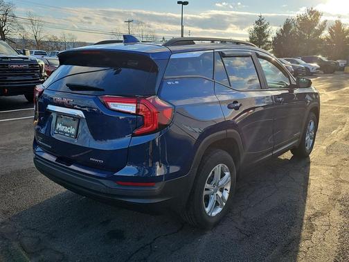 2023 GMC Terrain SLE