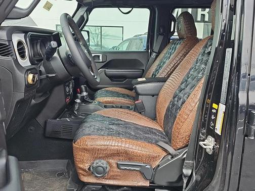 Black Clearcoat 2024 Jeep Wrangler Willys