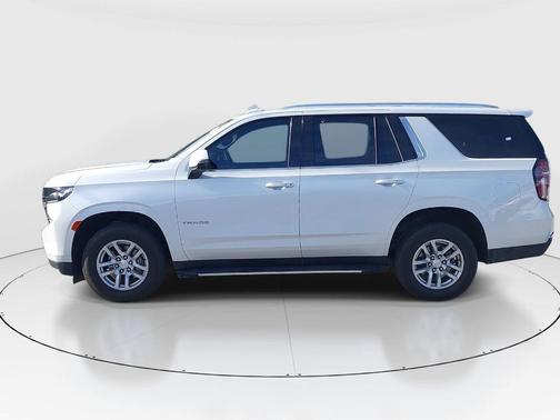 Iridescent Pearl Tricoat 2022 Chevrolet Tahoe LT