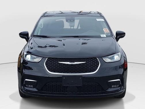 Diamond Black 2024 Chrysler Pacifica Limited