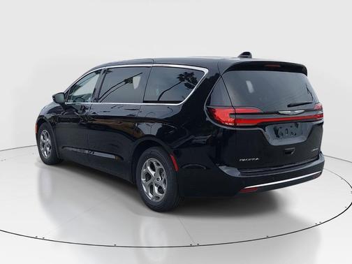 Diamond Black 2024 Chrysler Pacifica Limited
