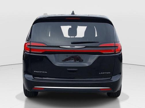 Diamond Black 2024 Chrysler Pacifica Limited