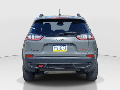 Sting Gray Clearcoat 2019 Jeep Cherokee Trailhawk