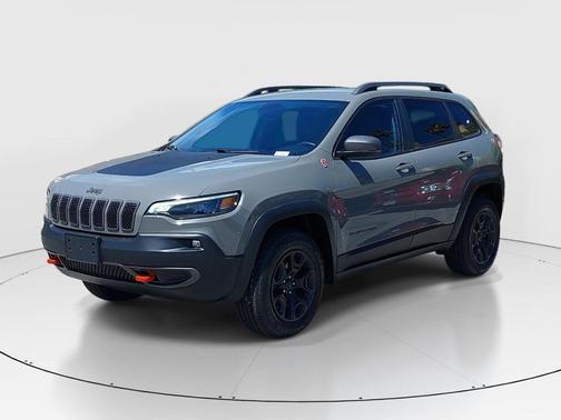 Sting Gray Clearcoat 2019 Jeep Cherokee Trailhawk