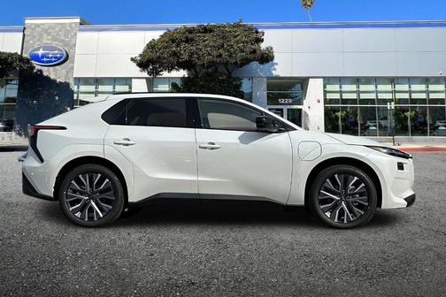 2026 Subaru Solterra Limited