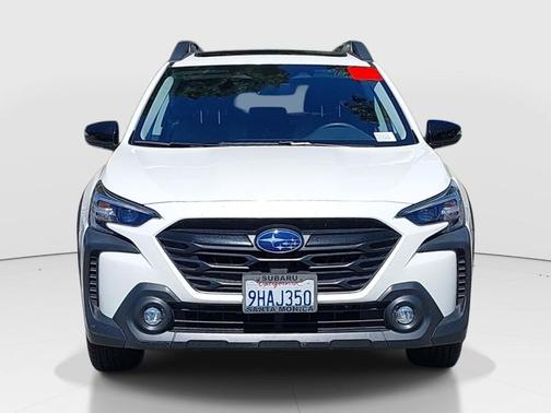 Crystal White Pearl 2024 Subaru Outback Onyx Edition