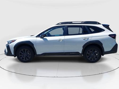 Crystal White Pearl 2024 Subaru Outback Onyx Edition