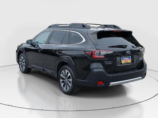 Crystal Black Silica 2023 Subaru Outback Limited XT