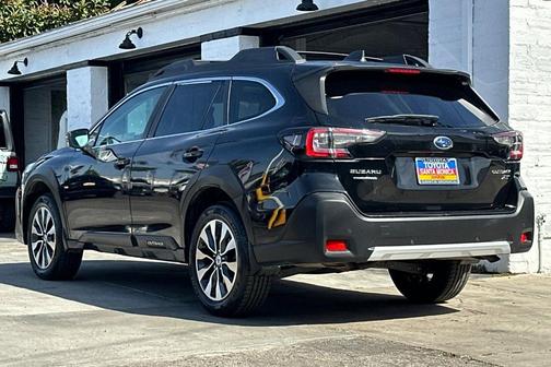 Crystal Black Silica 2023 Subaru Outback Limited XT
