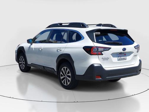 Crystal White Pearl 2023 Subaru Outback Premium