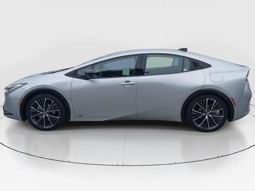 CUTTING EDGE 2024 Toyota Prius XLE