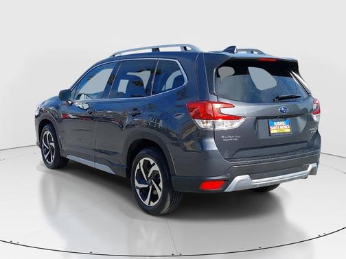 Magnetite Gray Metallic 2022 Subaru Forester Touring