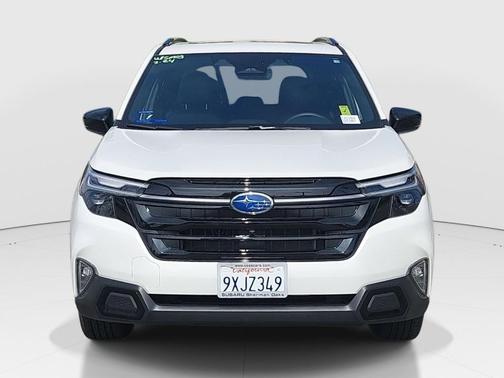 Crystal White Pearl 2025 Subaru Forester Touring