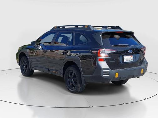 Crystal Black Silica 2024 Subaru Outback Wilderness
