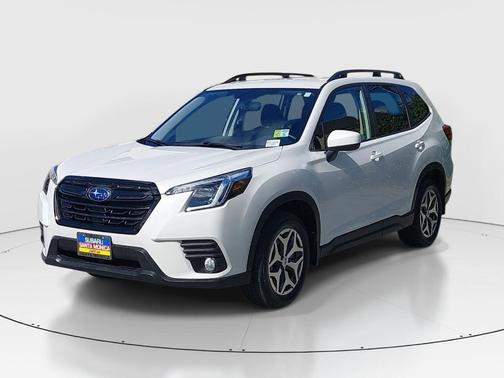 Crystal White Pearl 2023 Subaru Forester Premium