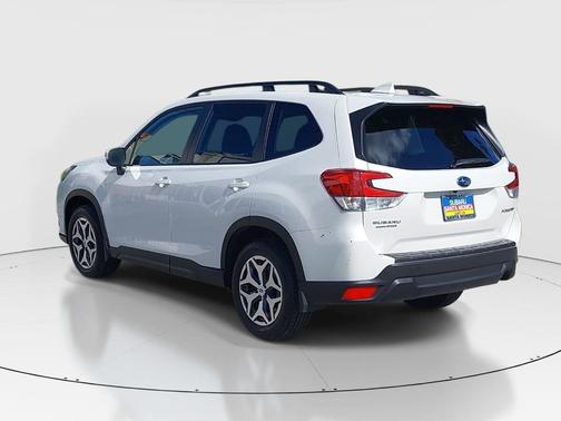 Crystal White Pearl 2023 Subaru Forester Premium