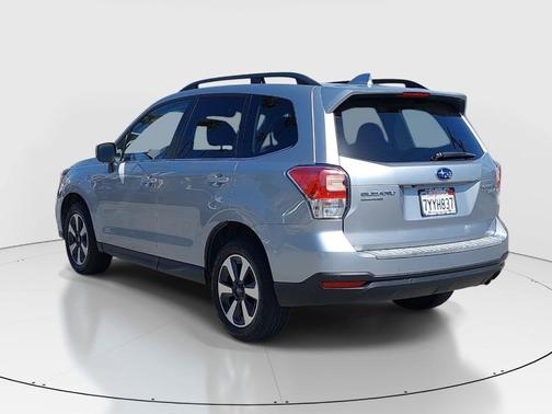 Ice Silver Metallic 2017 Subaru Forester 2.5i Limited