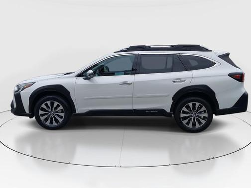 Crystal White Pearl 2023 Subaru Outback Touring XT
