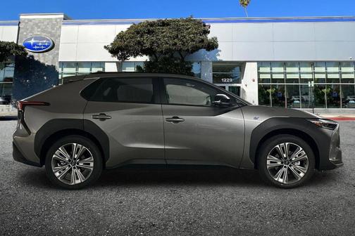 2025 Subaru Solterra Limited