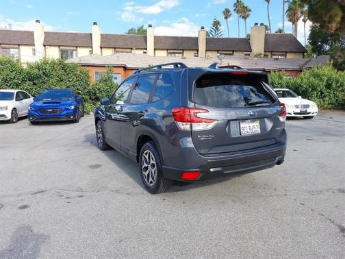 2022 Subaru Forester Premium