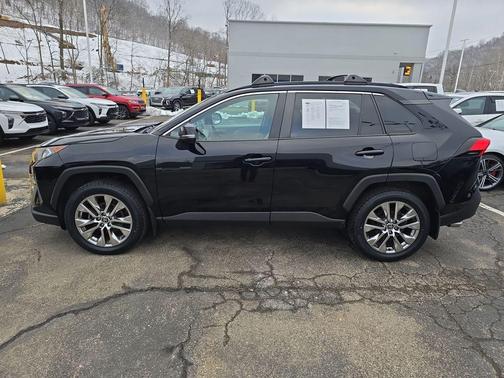 2021 Toyota RAV4 XLE Premium