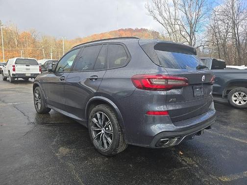 2022 BMW X5 M50i