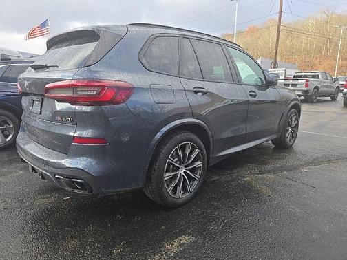 2022 BMW X5 M50i