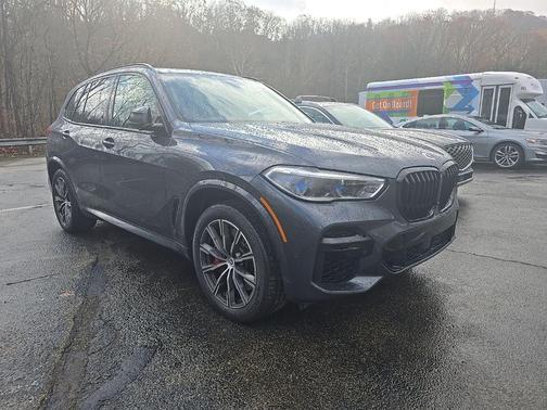 2022 BMW X5 M50i