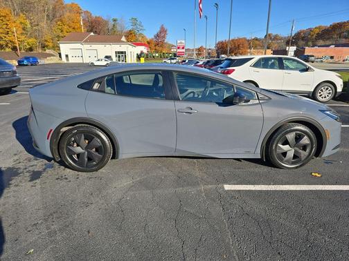 2024 Toyota Prius LE